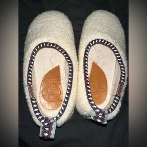 Anthropologie Penelope Chilvers Peaseblossom Fleece Slippers
